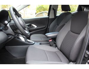 
										TOYOTA YARIS 1.5 120H ACTIVE PLUS ES EL MODELO MAZDA21.5CVT 116CV CENTRELINE full									