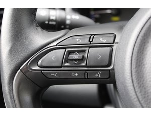 
										TOYOTA YARIS 1.5 120H ACTIVE PLUS ES EL MODELO MAZDA21.5CVT 116CV CENTRELINE full									