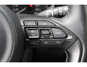
										TOYOTA YARIS 1.5 120H ACTIVE PLUS ES EL MODELO MAZDA21.5CVT 116CV CENTRELINE full									