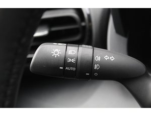 
										TOYOTA YARIS 1.5 120H ACTIVE PLUS ES EL MODELO MAZDA21.5CVT 116CV CENTRELINE full									