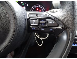
										TOYOTA YARIS 1.5 120H ACTIVE PLUS ES EL MODELO MAZDA21.5CVT 116CV CENTRELINE full									