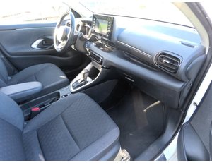 
										TOYOTA YARIS 1.5 120H STYLE full									