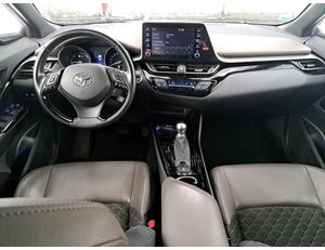 
										TOYOTA C-HR 2.0 180H ADVANCE full									