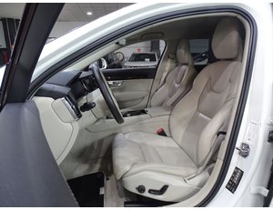 
										VOLVO V90 2.0 T8 AWD INSCRIPTION AUTO full									
