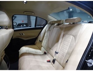 
										BMW SERIE 3 330E full									