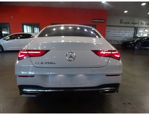 
										MERCEDES BENZ CLA MERCEDES 250E 218CV BERLINA AMG full									