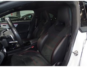 
										MERCEDES BENZ CLA MERCEDES 250E 218CV BERLINA AMG full									