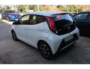
										TOYOTA AYGO 1.0 70 X-CITE full									