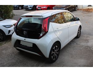 
										TOYOTA AYGO 1.0 70 X-CITE full									