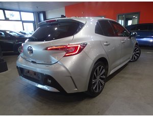 
										TOYOTA COROLLA 1.8 125H STYLE E-CVT full									