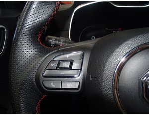 
										MG ZS 1.5 LUXURY full									