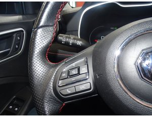 
										MG ZS 1.5 LUXURY full									
