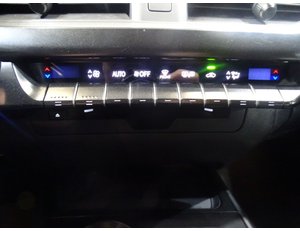 
										LEXUS UX 2.0 250H BUSINESS NAVIGATION full									