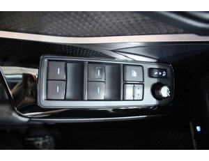 
										TOYOTA C-HR 2.0 180H ADVANCE full									