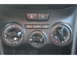 
										PEUGEOT 2008 SIGNATURE 1.2 PURETECH 60KW (82CV) full									