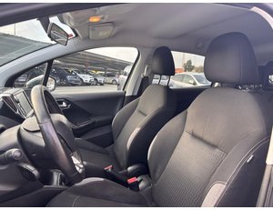 
										PEUGEOT 208 5P STYLE 1.2L PURETECH 60KW (82CV) full									