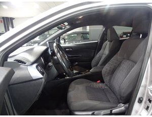 
										TOYOTA C-HR 2.0 180H ADVANCE full									