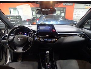 
										TOYOTA C-HR 2.0 180H ADVANCE full									