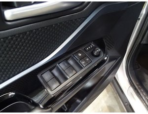 
										TOYOTA C-HR 2.0 180H ADVANCE full									