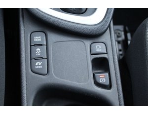 
										TOYOTA YARIS 1.5 120H STYLE full									