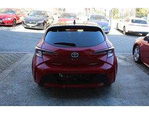 
										TOYOTA COROLLA 1.8 125H STYLE E-CVT full									