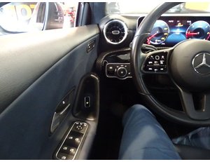 
										MERCEDES BENZ CLASE A MERCEDES A 180 D full									