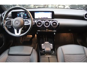 
										MERCEDES BENZ CLASE A MERCEDES A 180 D SEDAN full									