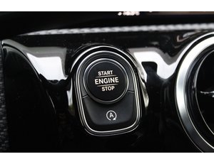 
										MERCEDES BENZ CLASE A MERCEDES A 180 D SEDAN full									
