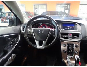 
										VOLVO V40 CROSS COUNTRY 2.0 D2 KINETIC full									