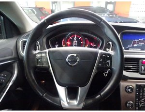 
										VOLVO V40 CROSS COUNTRY 2.0 D2 KINETIC full									