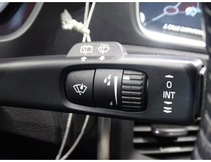 
										VOLVO V40 CROSS COUNTRY 2.0 D2 KINETIC full									