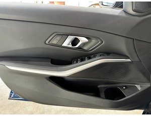 
										BMW SERIE 3 330E full									