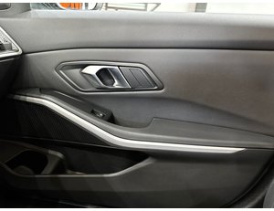 
										BMW SERIE 3 330E full									