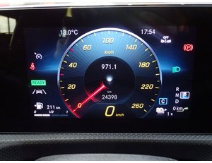 
										MERCEDES BENZ CLA MERCEDES 250 E full									