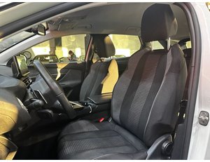 
										PEUGEOT 3008 1.5 BLUEHDI 96KW S&S ACTIVE PACK EAT8 full									