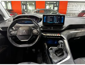 
										PEUGEOT 3008 1.5 BLUEHDI 96KW (130CV) S&S ALLURE full									