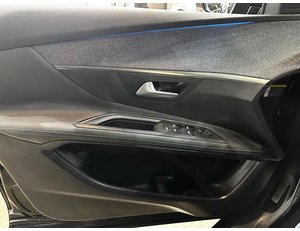 
										PEUGEOT 3008 1.5 BLUEHDI 96KW (130CV) S&S ALLURE full									
