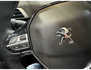 
										PEUGEOT 3008 1.5 BLUEHDI 96KW (130CV) S&S ALLURE full									