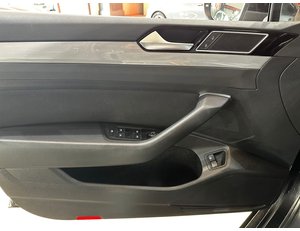 
										VOLKSWAGEN PASSAT VARIANT GTE 1.4 TSI E-POWER 115KW + 85KW full									