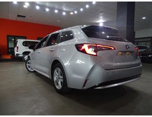 
										TOYOTA COROLLA 1.8 125H ACTIVE TECH E-CVT full									