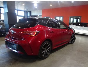 
										TOYOTA COROLLA 1.8 125H STYLE E-CVT full									
