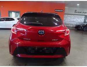 
										TOYOTA COROLLA 1.8 125H STYLE E-CVT full									