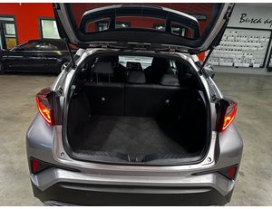 
										TOYOTA C-HR 2.0 180H ADVANCE full									