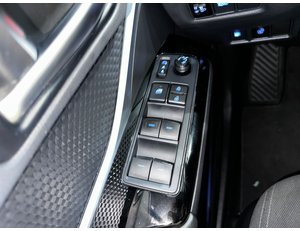 
										TOYOTA C-HR 2.0 180H ADVANCE full									
