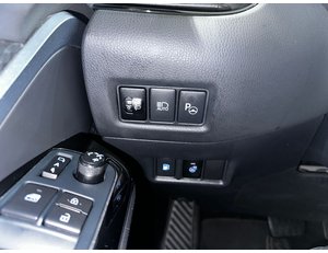 
										TOYOTA C-HR 2.0 180H ADVANCE full									