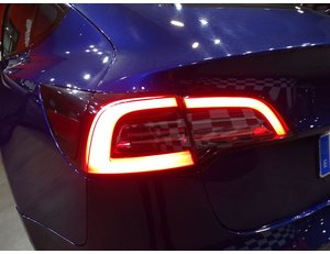 
										TESLA MODEL 3 RWD full									