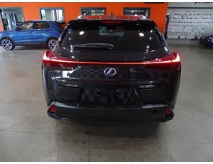 
										LEXUS UX 2.0 250H LUXURY 4WD full									