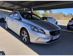 
										VOLVO V40 2.0 D3 MOMENTUM full									