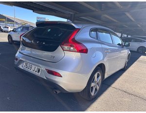 
										VOLVO V40 2.0 D3 MOMENTUM full									