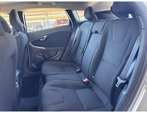 
										VOLVO V40 2.0 D3 MOMENTUM full									